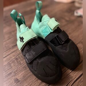 So iLL Holds women’s Street LV Climbing Shoe